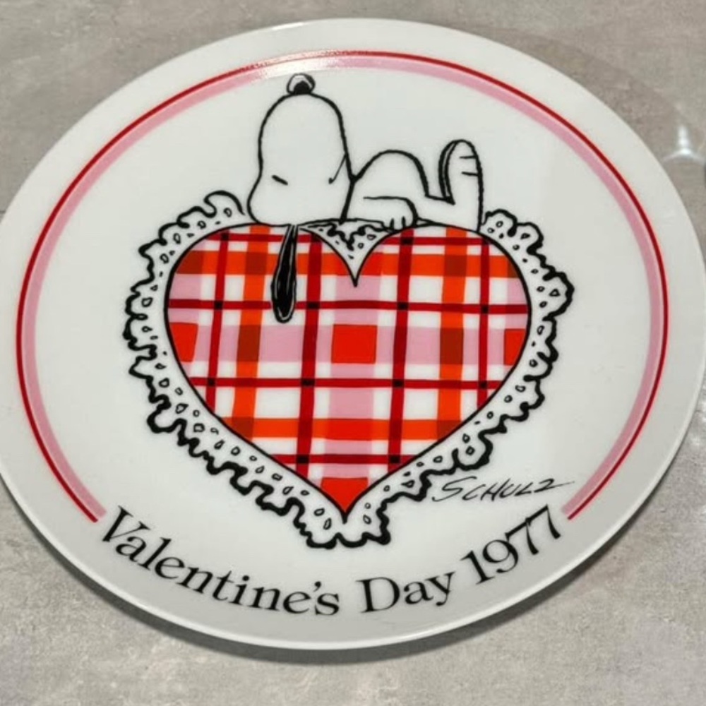 Vintage Snoopy Valentine's Day Gift 1977 Plate (48 years old plate as of 2025)